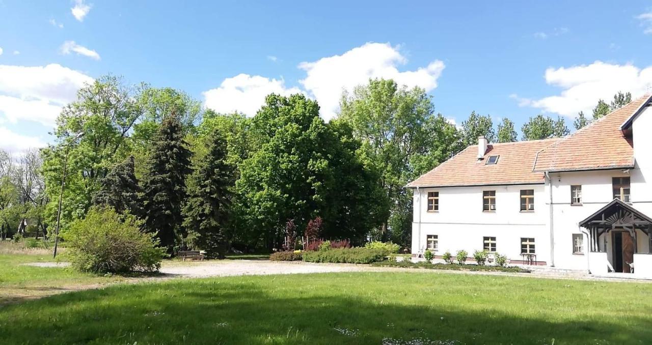Dwor Komorowo Exterior foto